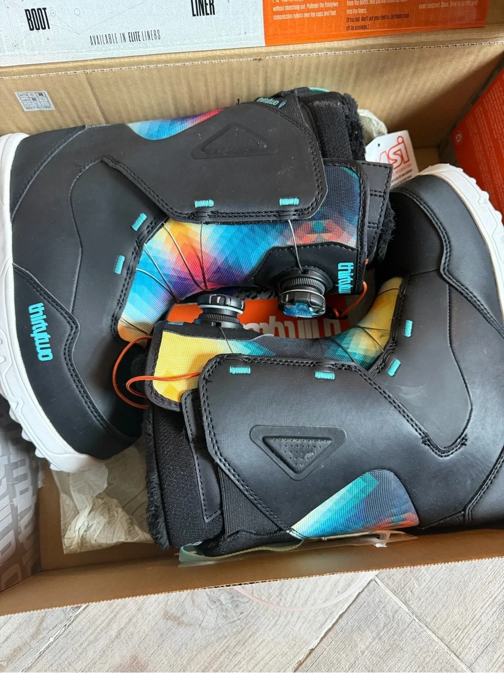 ThirtyTwo Women's Zephyr BOA Winter Snowboard Boots - Black with Multicolor
